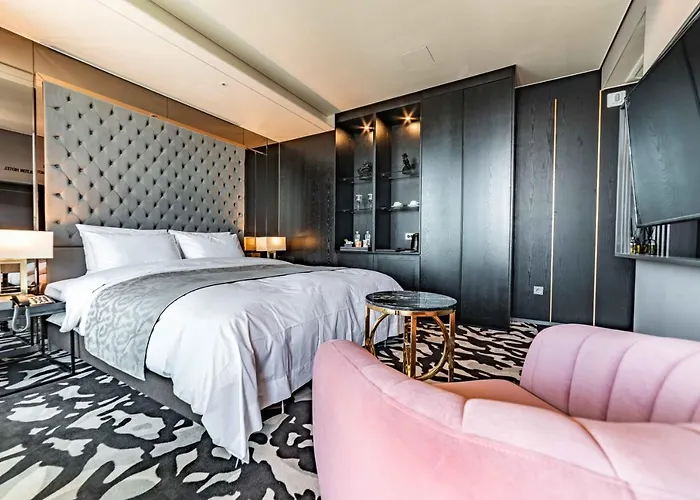 Hotel Louis Hamilton West