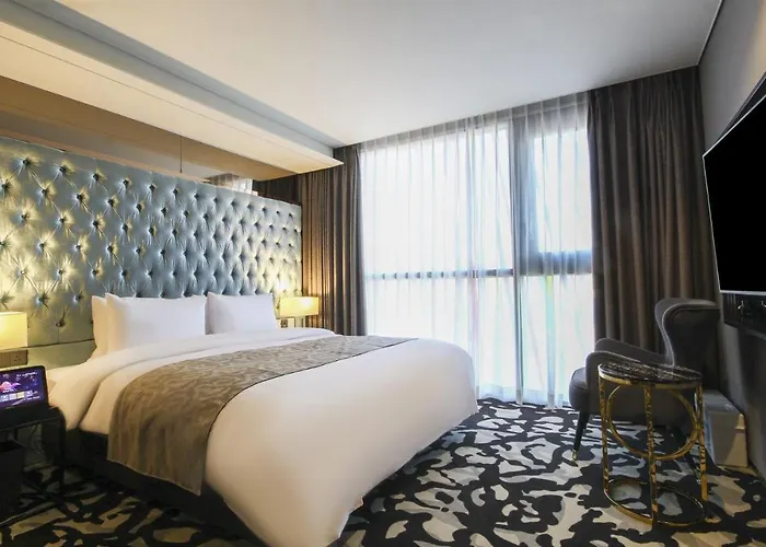 Hotel Louis Hamilton West