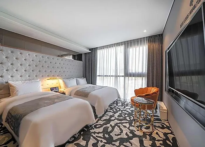 Hotel Louis Hamilton West 2*